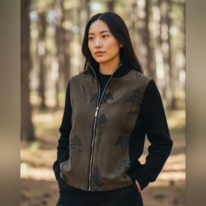 Robert Kitchen Green and Black Forest Design Women's Full Zip Cardigan